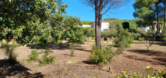 Terrain à bâtir à La Roquebrussanne, Provence-Alpes-Côte d'Azur